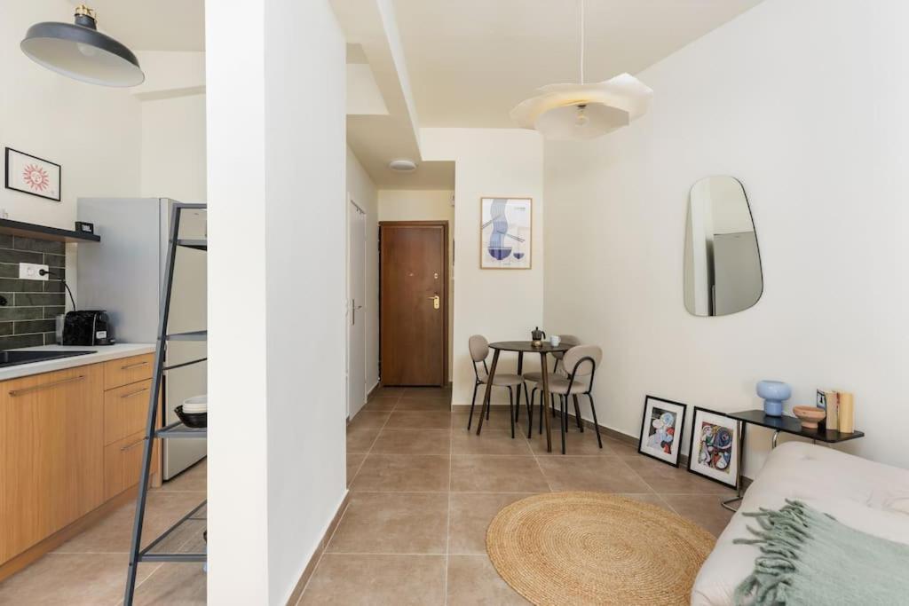 Japandi Style Flat In Center Appartement Thessaloniki
